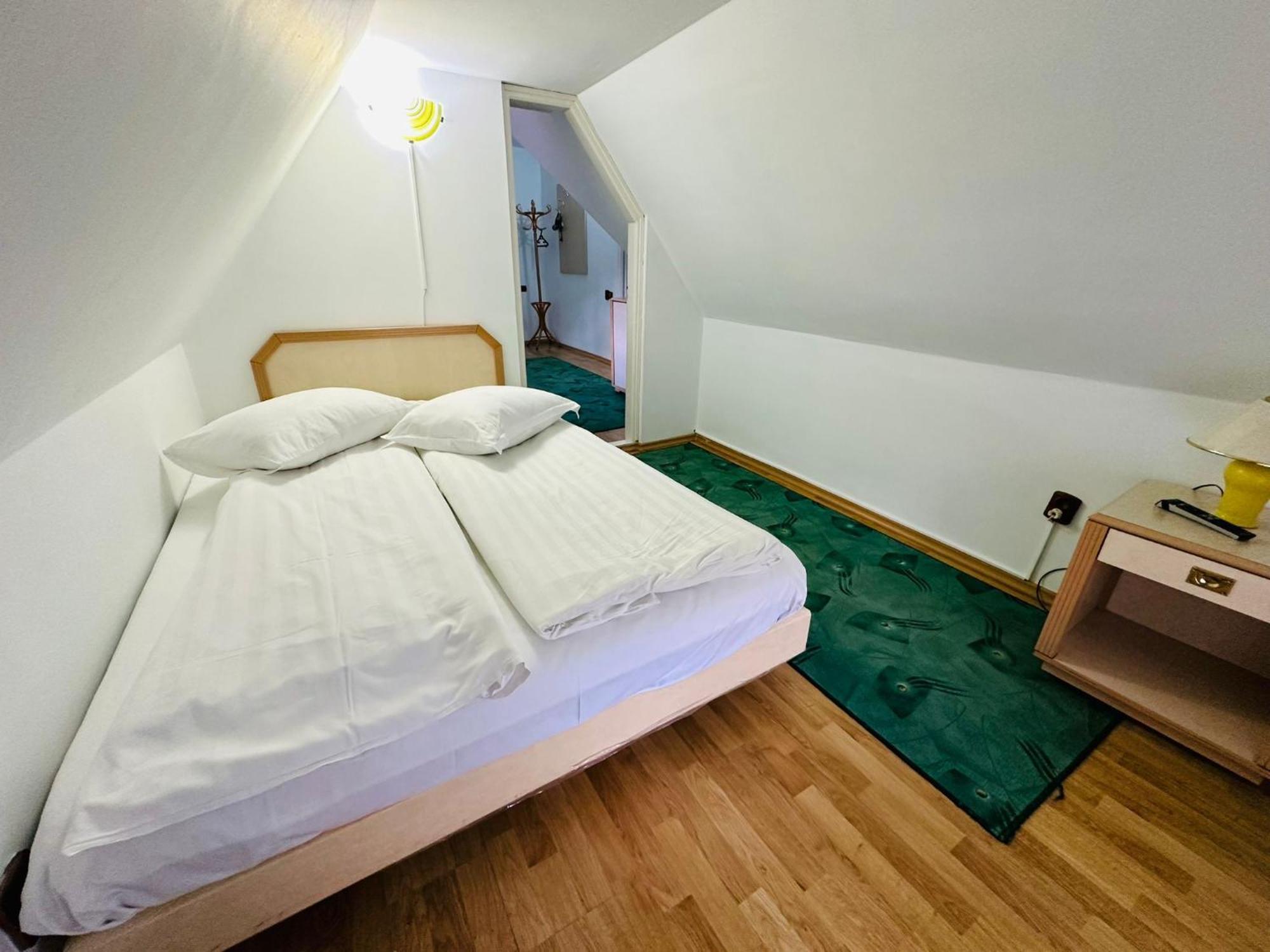Bed and breakfast Rapsodia Sinaia Extérieur photo