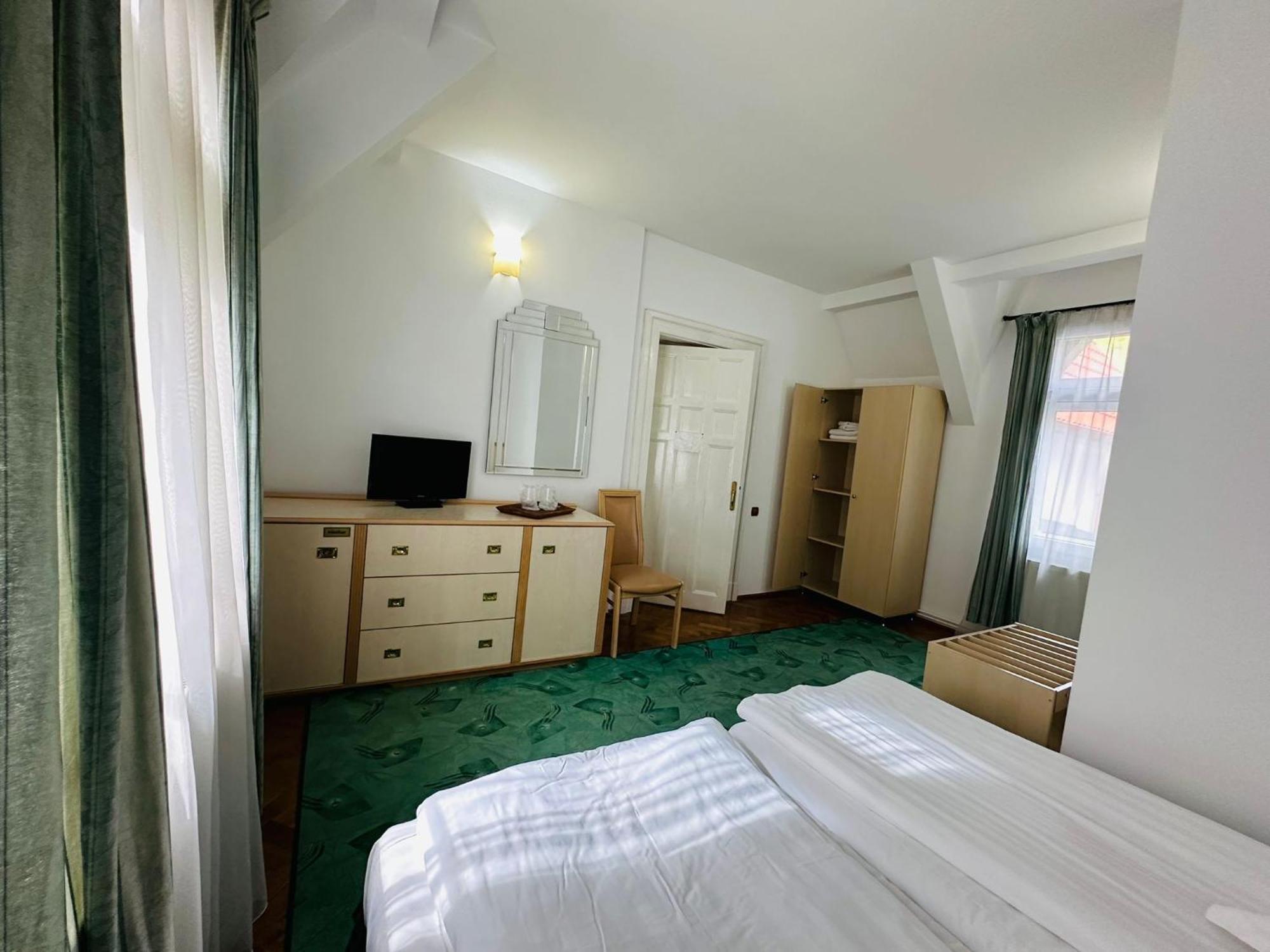 Bed and breakfast Rapsodia Sinaia Extérieur photo
