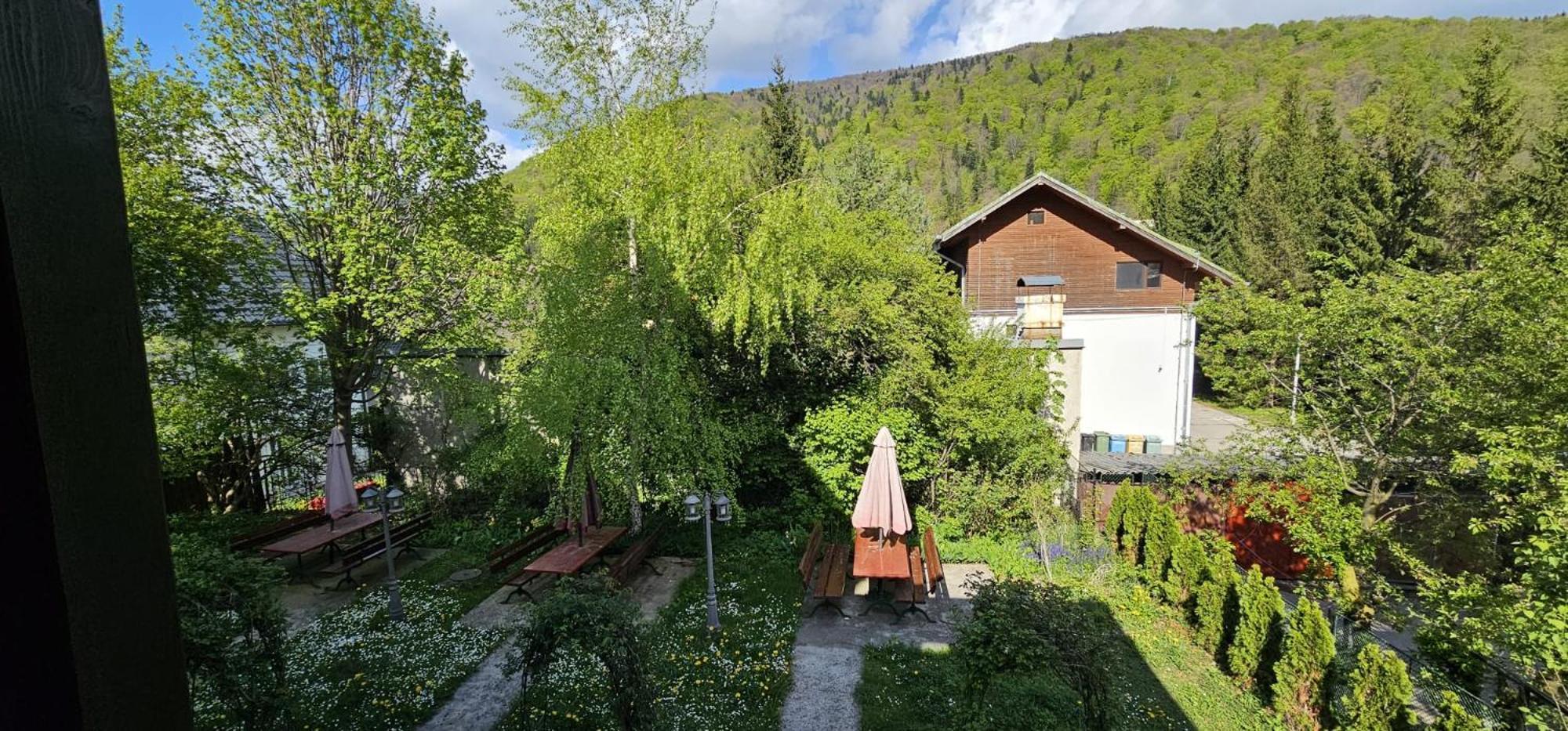 Bed and breakfast Rapsodia Sinaia Extérieur photo