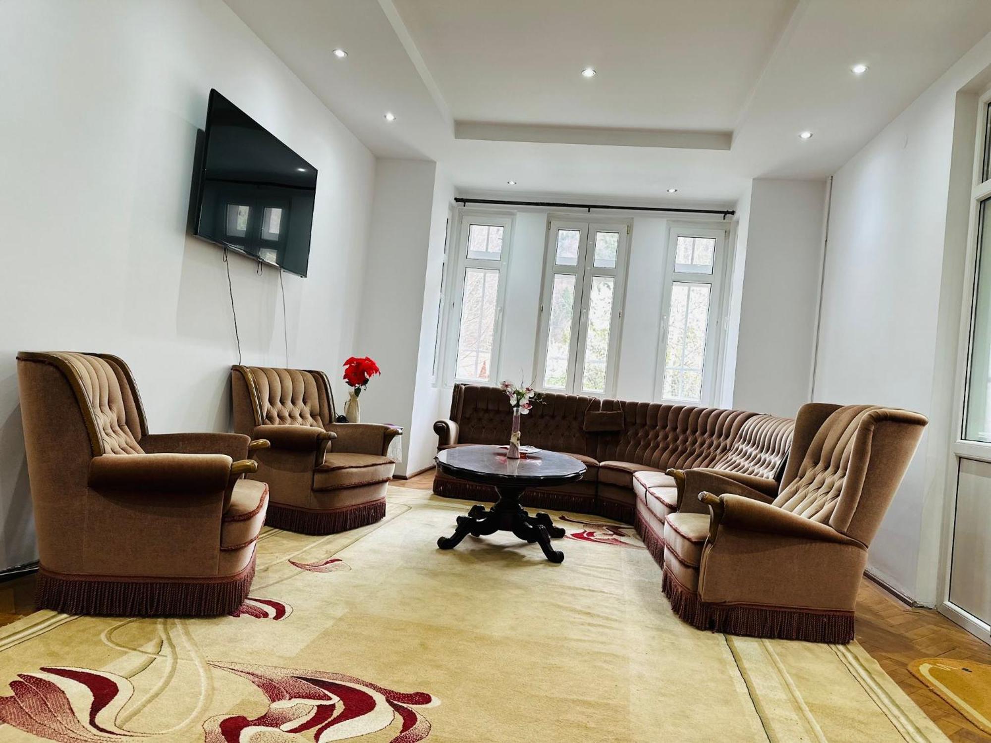 Bed and breakfast Rapsodia Sinaia Extérieur photo