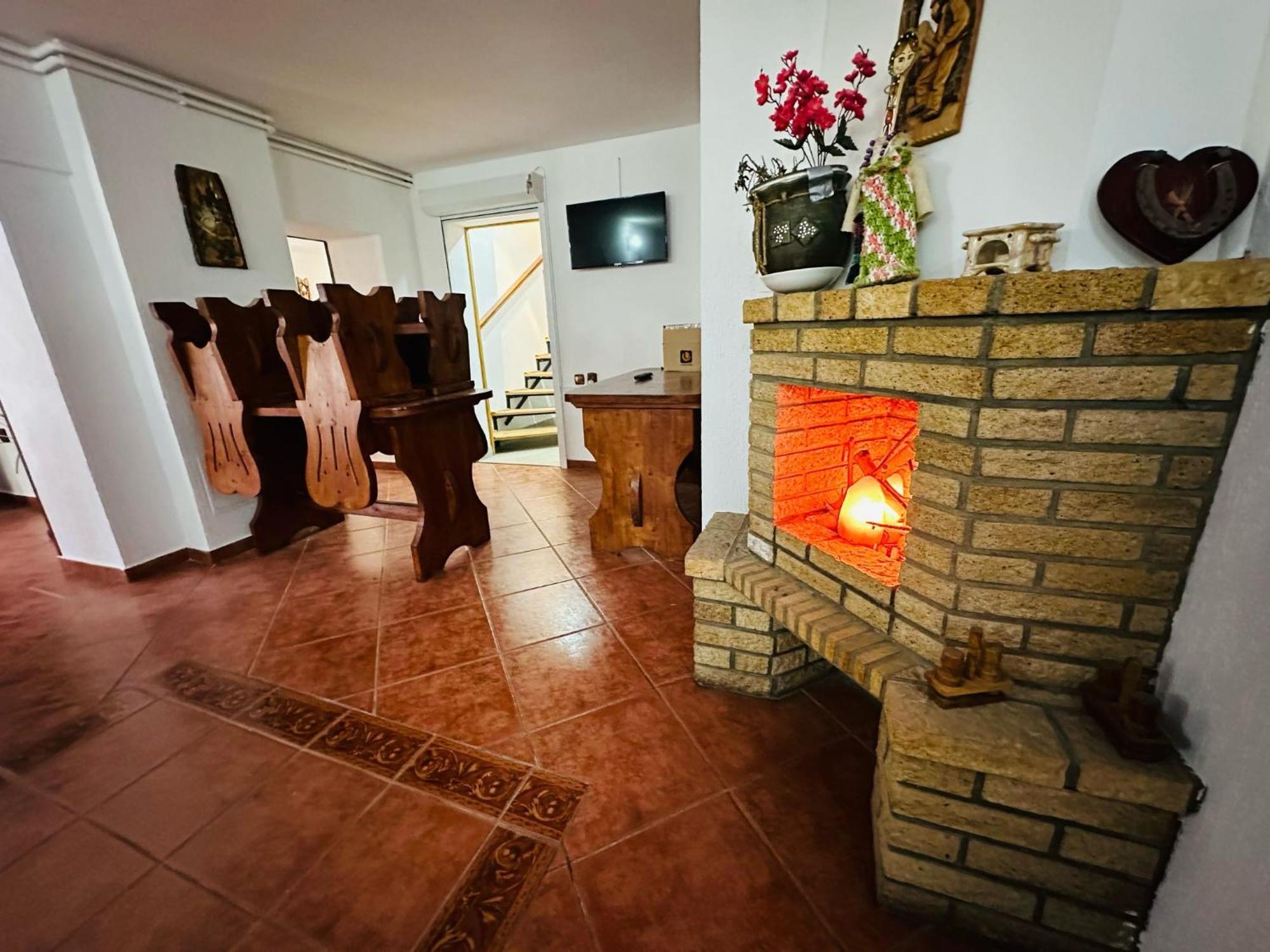 Bed and breakfast Rapsodia Sinaia Extérieur photo