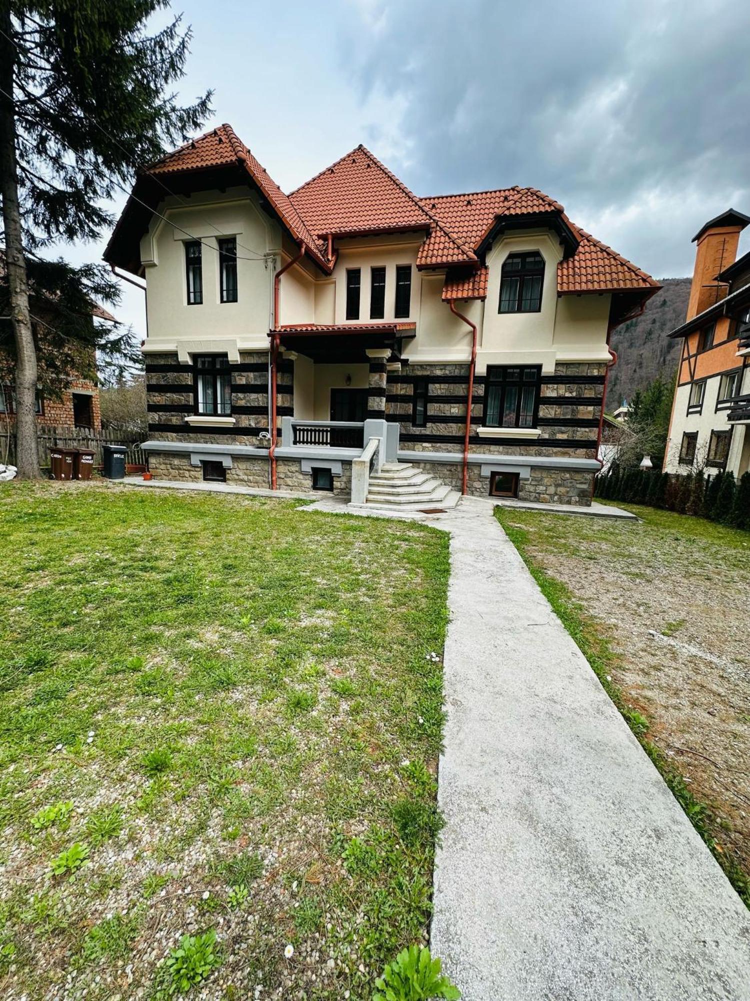 Bed and breakfast Rapsodia Sinaia Extérieur photo